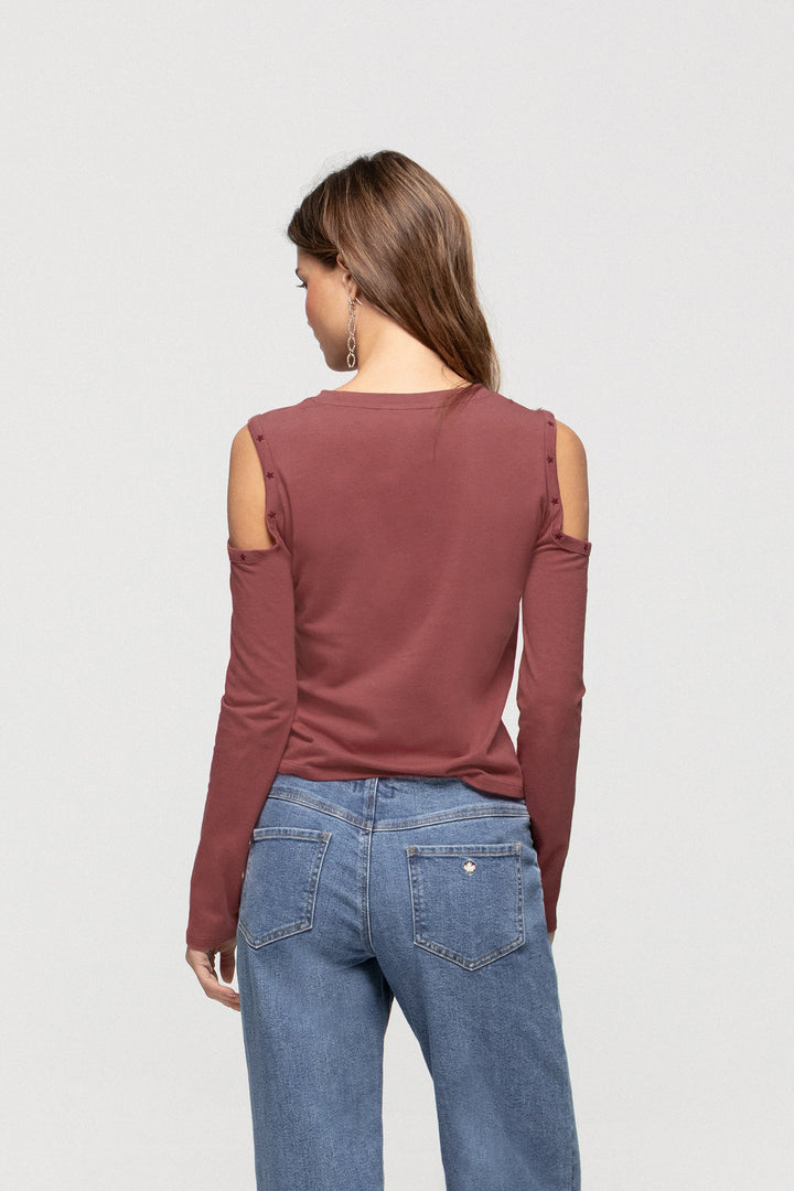 STUDDED T-SHIRT WITH SLIT