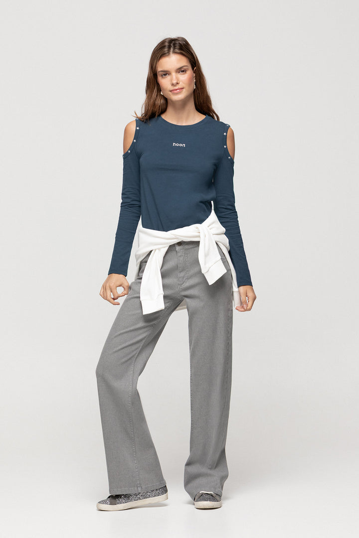 STUDDED T-SHIRT WITH SLIT