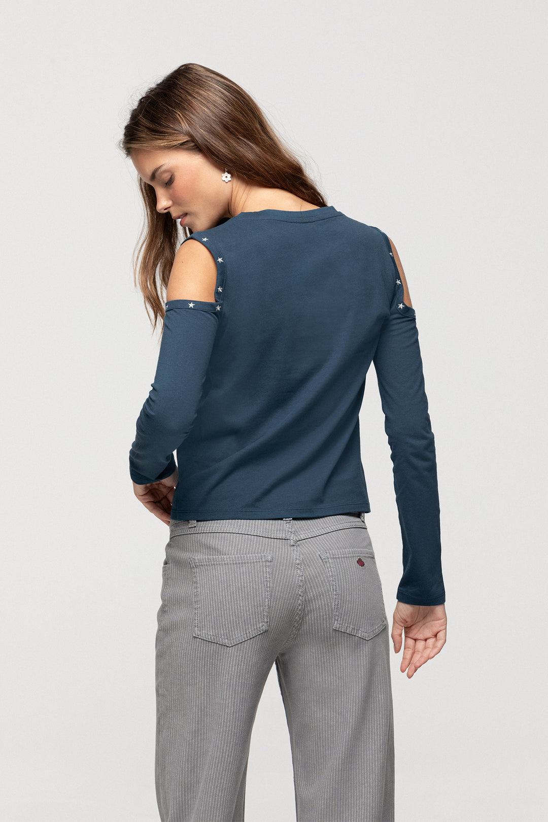 STUDDED T-SHIRT WITH SLIT