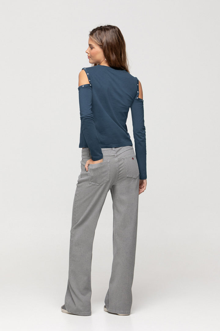 STUDDED T-SHIRT WITH SLIT