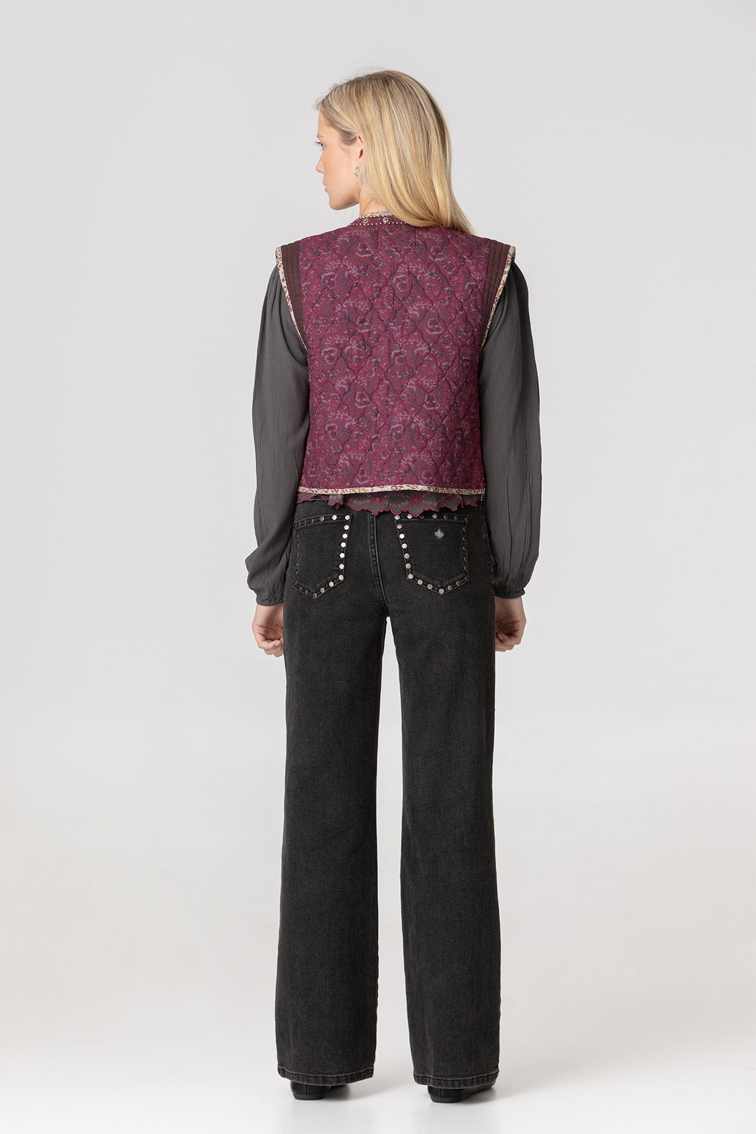 CHALECO ENGUATADO ESTAMPADO TACHAS