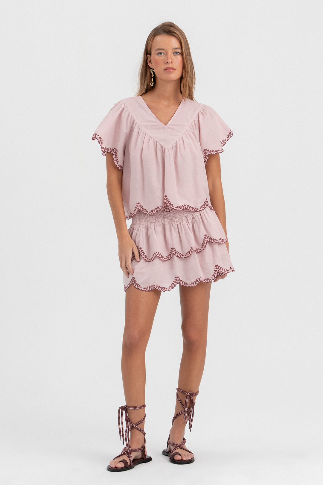 FALDA MINI BAJO BORDADO