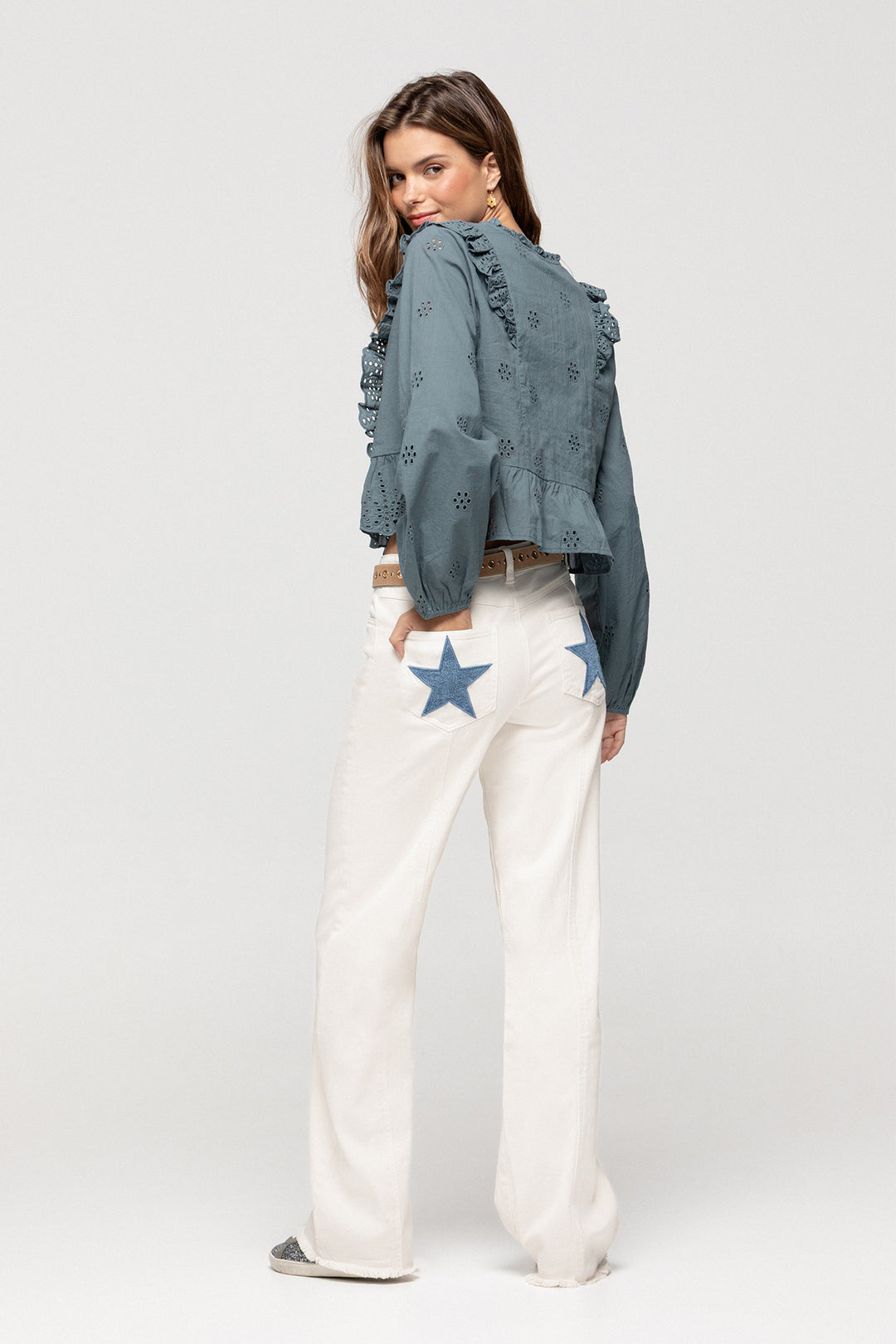 JEANS WITH CONTRAST STAR POCKET