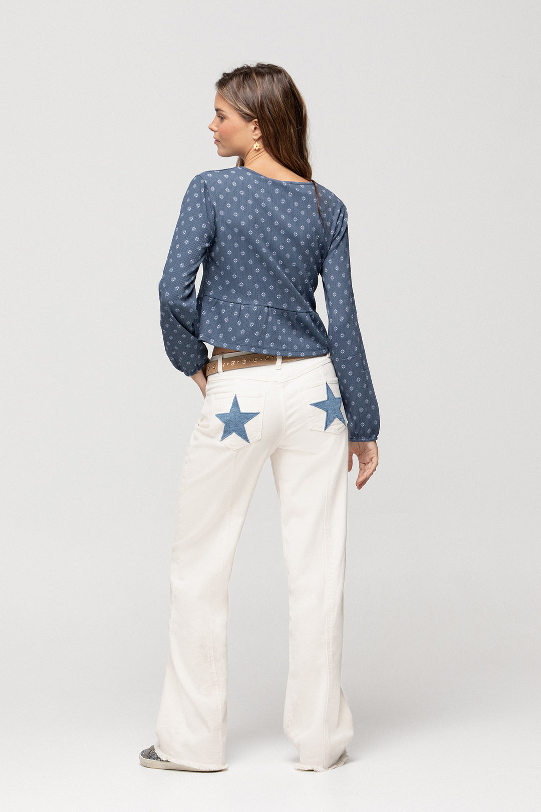 JEANS WITH CONTRAST STAR POCKET