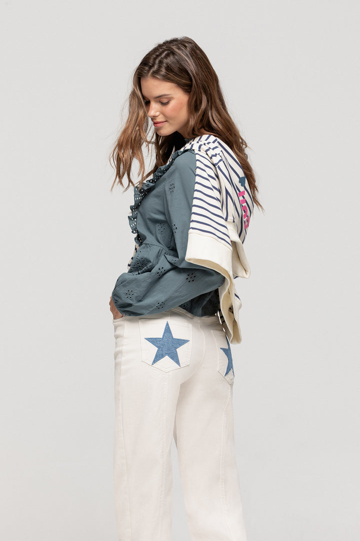 JEANS WITH CONTRAST STAR POCKET