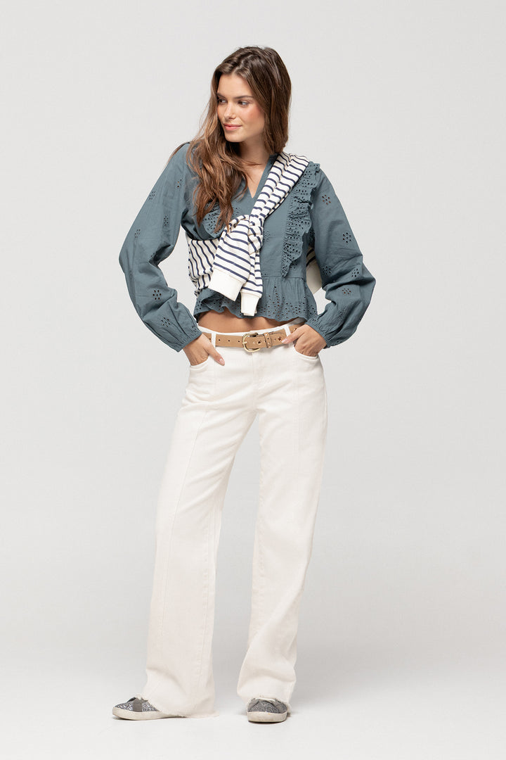 JEANS WITH CONTRAST STAR POCKET