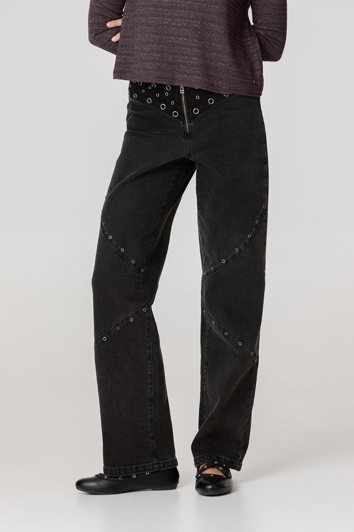 CUT-OFF JEANS WITH EYELETS STUDS