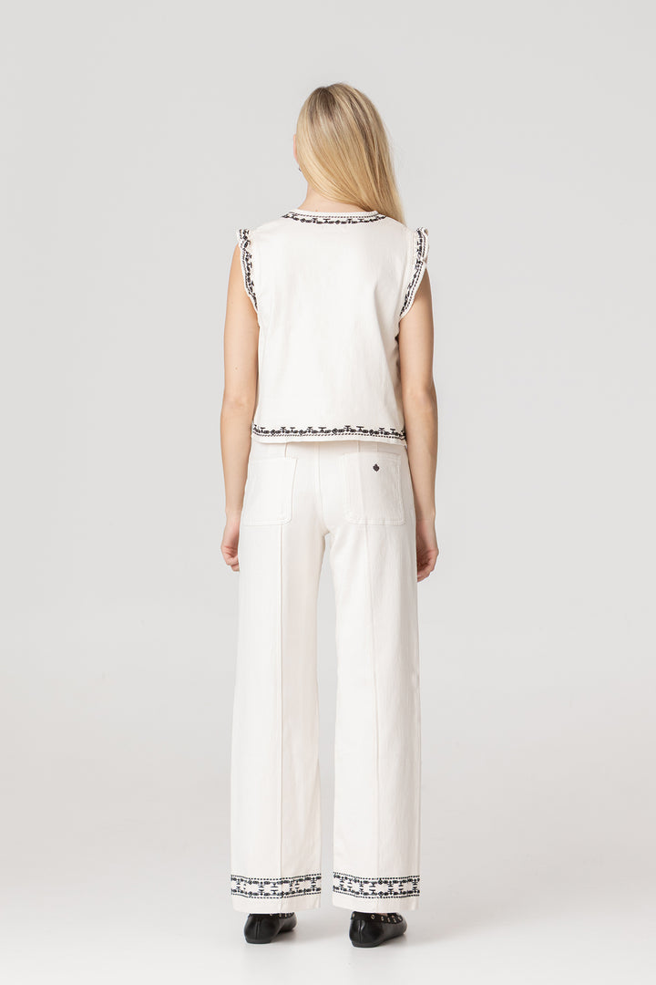 JEANS BORDADO CONTRASTE