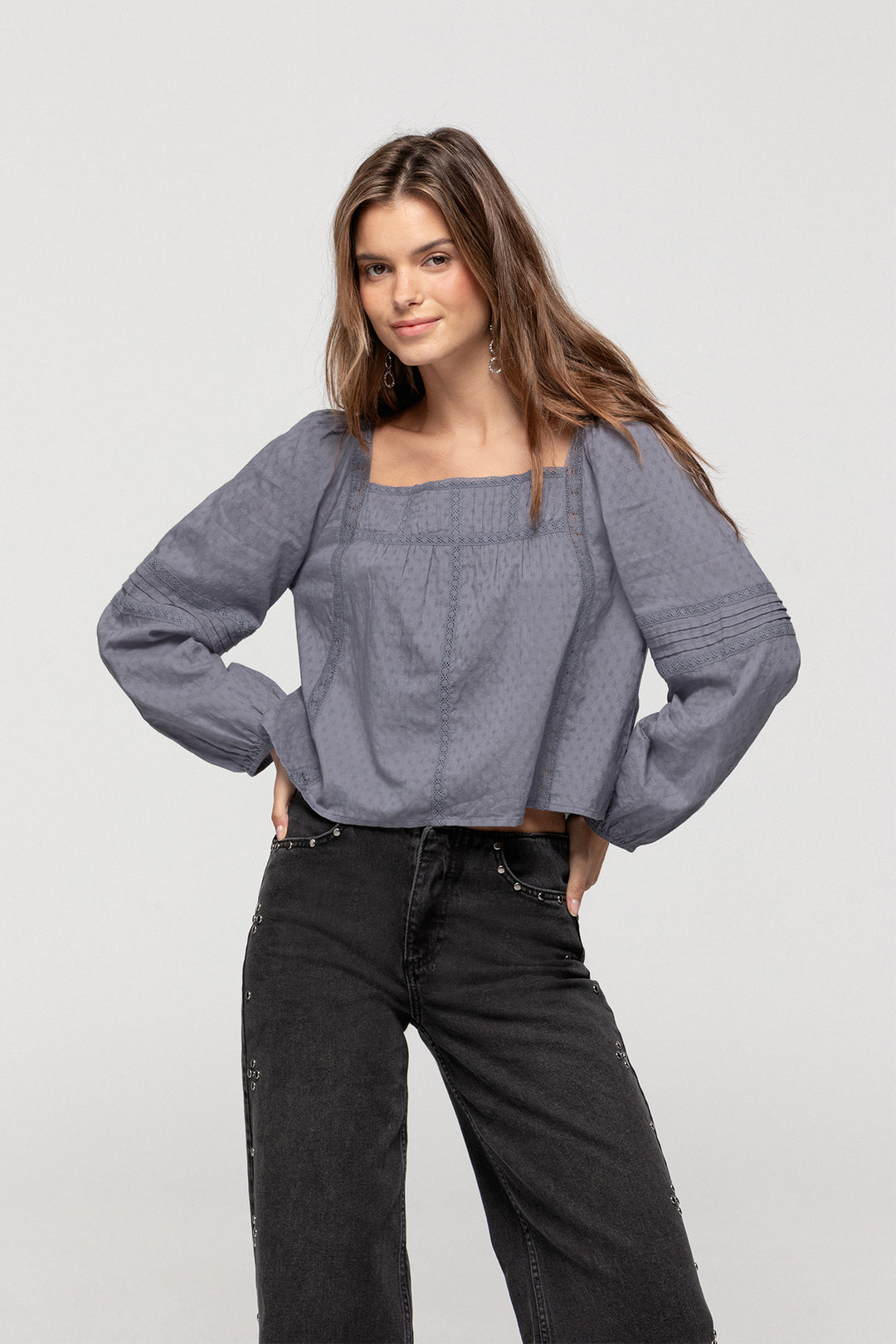 STUDDED JEANS WITHOUT WAISTBAND