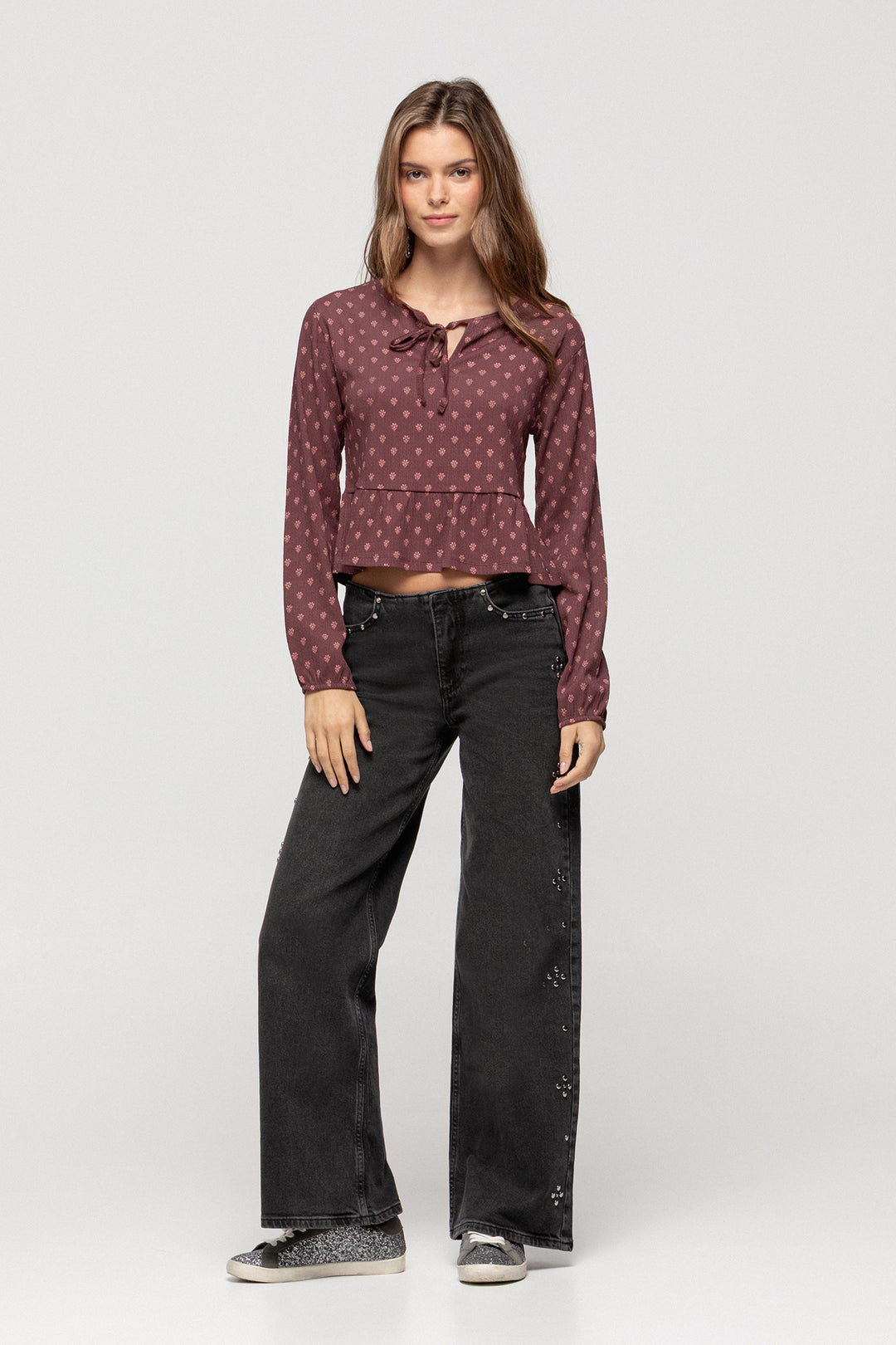 STUDDED JEANS WITHOUT WAISTBAND