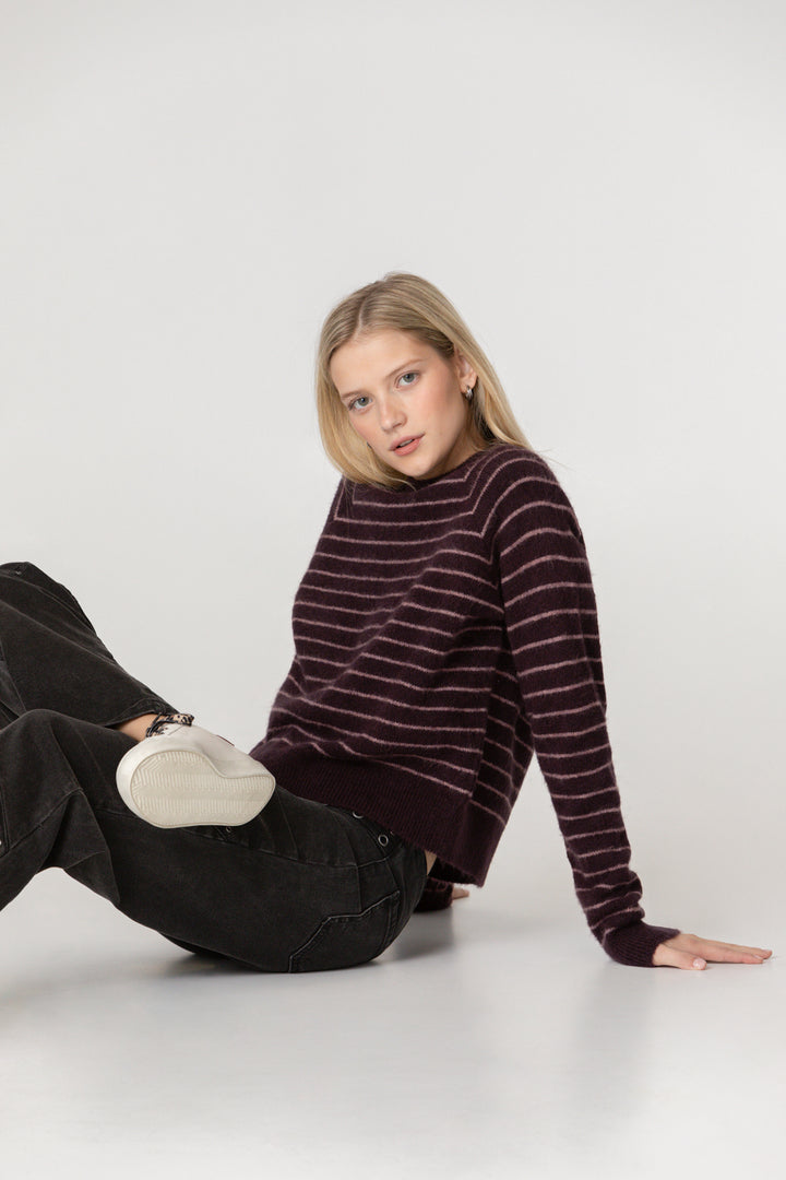 CAMISA DE GOLA QUADRADA LISTRADA