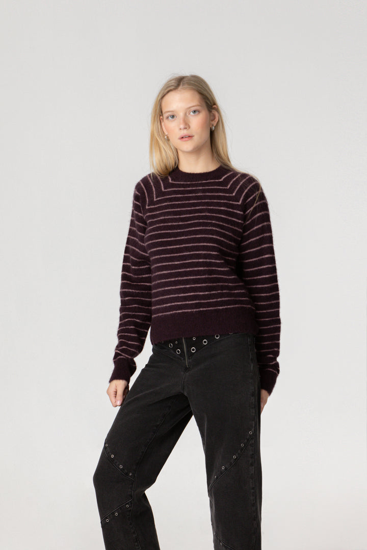 CAMISA DE GOLA QUADRADA LISTRADA