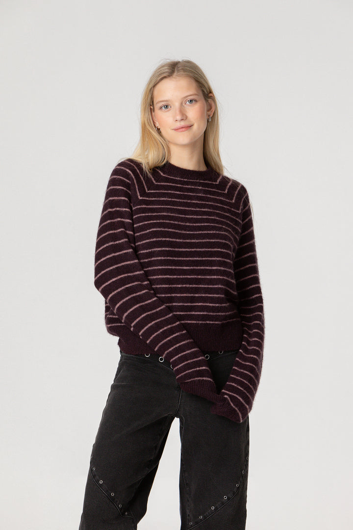 CAMISA DE GOLA QUADRADA LISTRADA