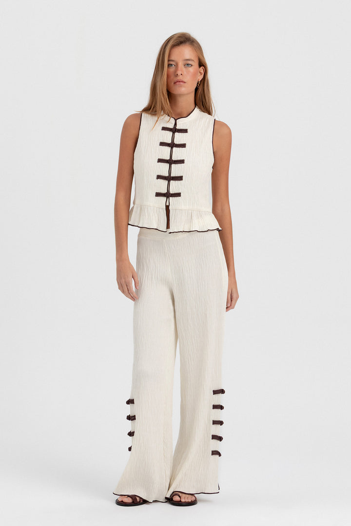 PANTALON NUDOS ABERTURAS