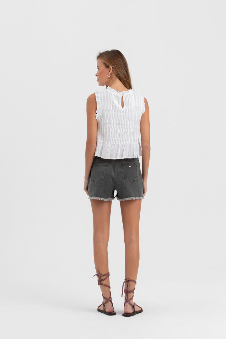 SHORTS TACHAS CANESU