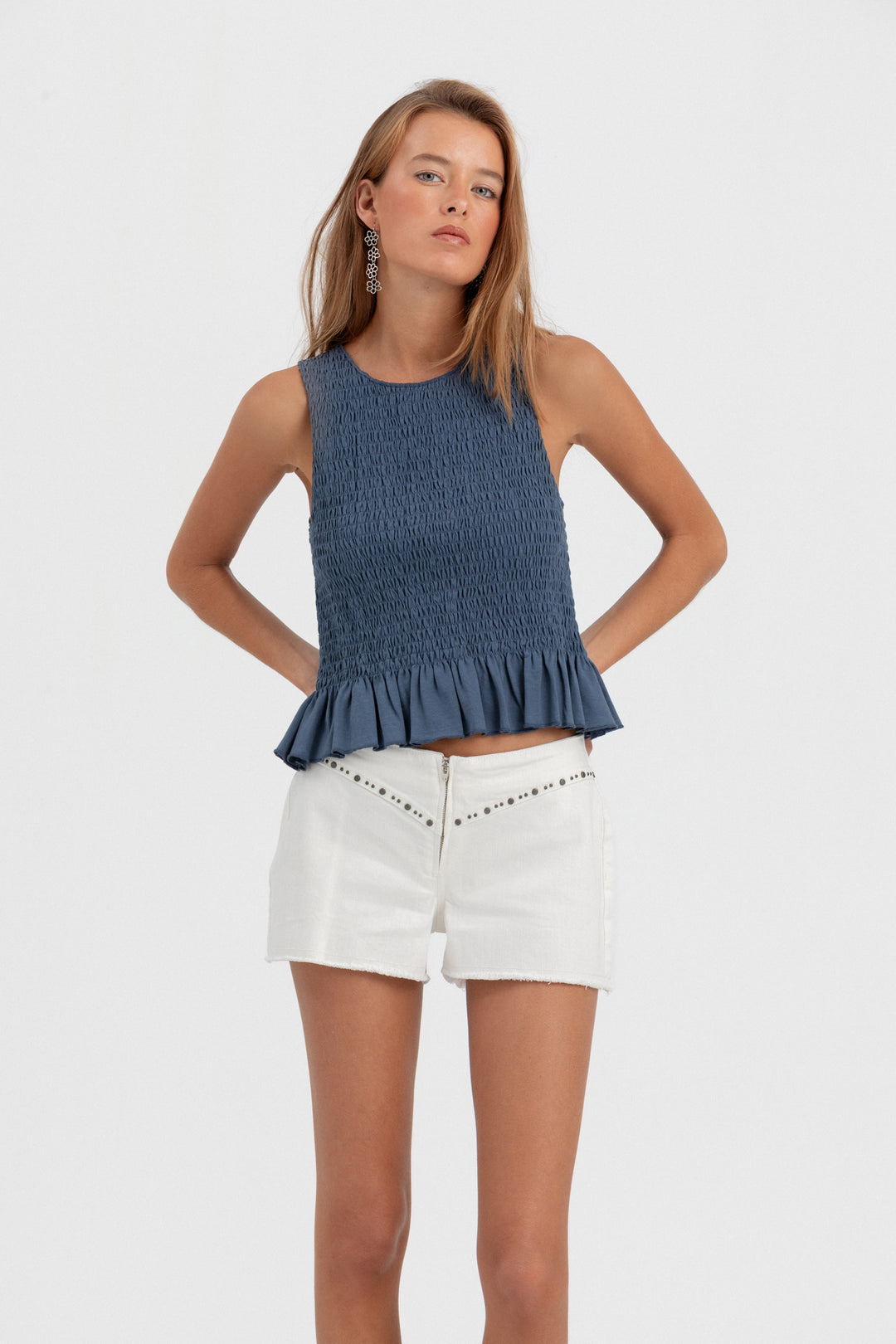 SHORTS TACHAS CANESU