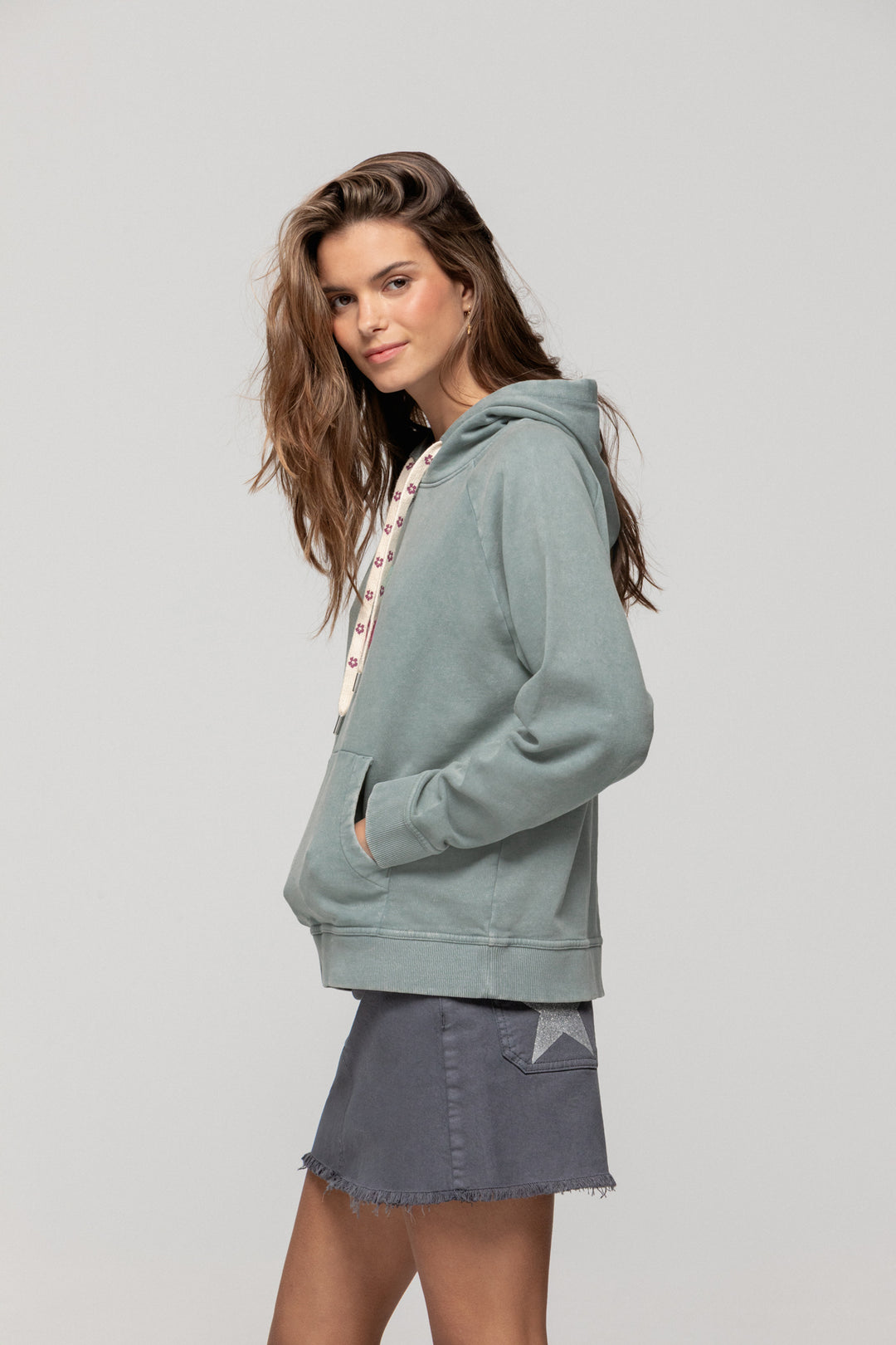 SUDADERA LAVADA FLORES