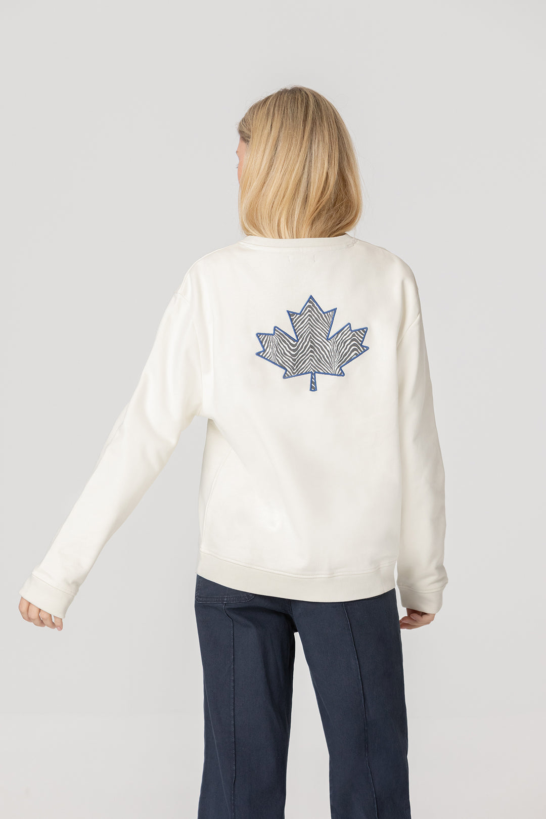 SUDADERA SIN CAPUCHA HOJA CEBRA