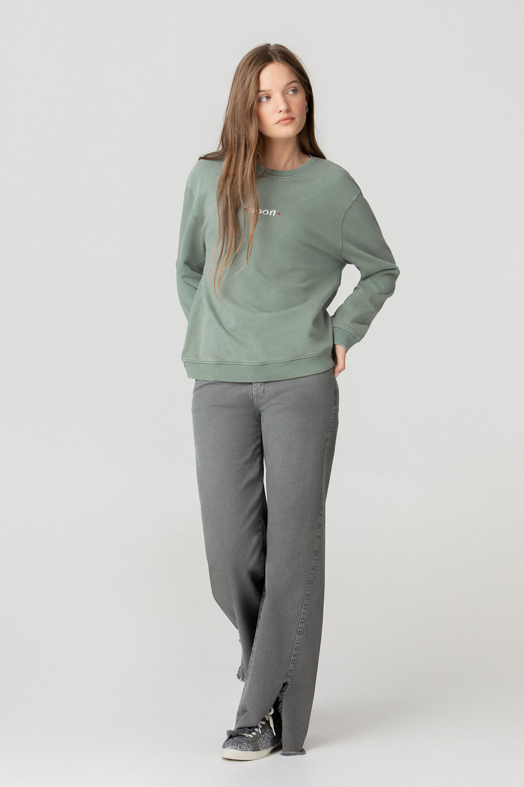 SUDADERA SIN CAPUCHA PRINT ESPALDA FLOR