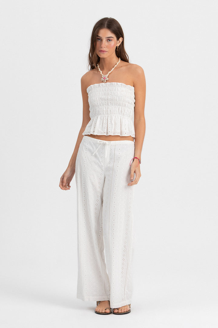 TOP BORDADO SUÍÇO COM BABADO