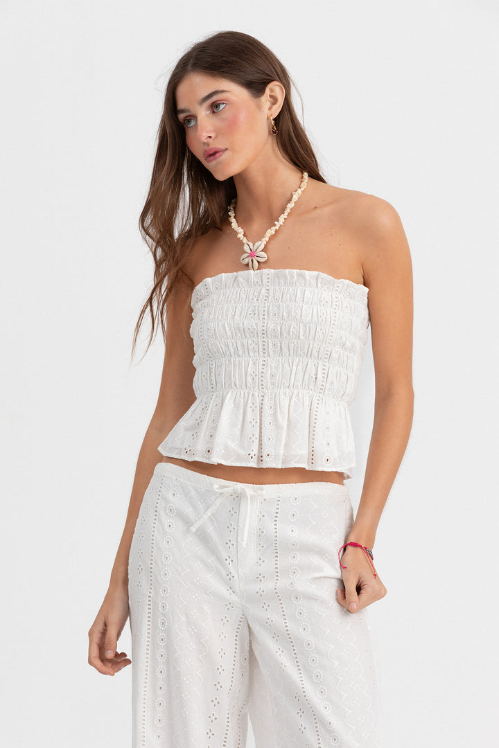 TOP BORDADO SUÍÇO COM BABADO