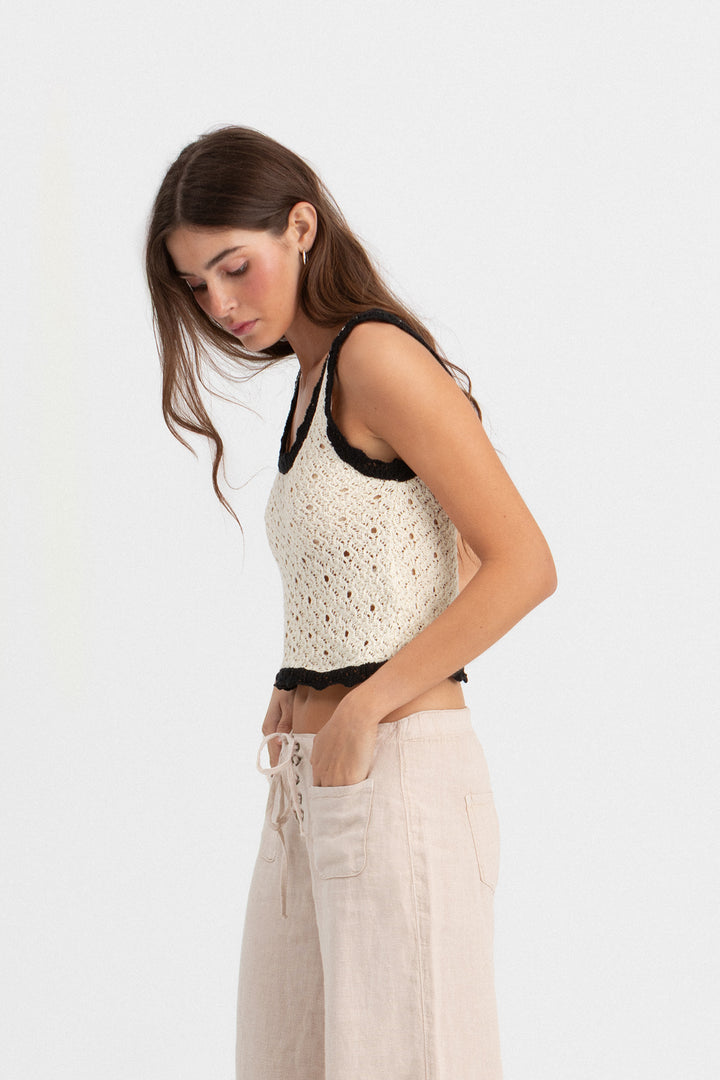 TOP TIRANTES CALADO CONTRASTE