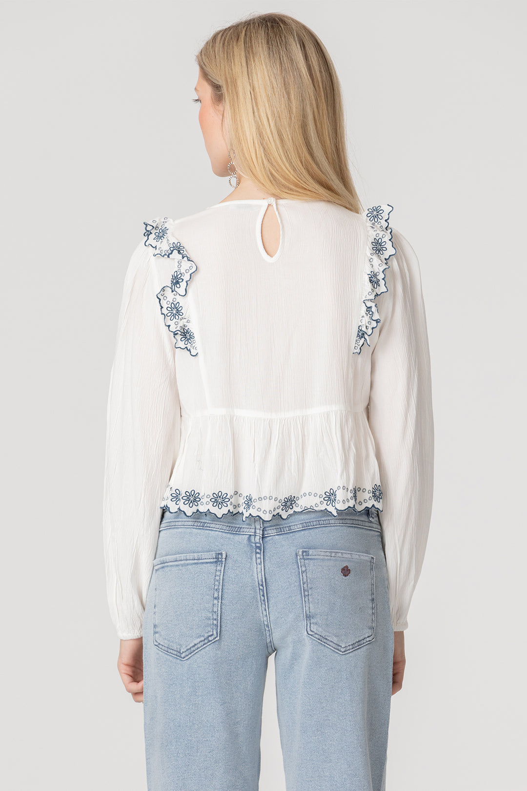 TOP VOLANTES BORDADO