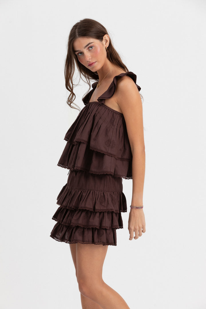 TOP COM FOLHOS DETALHE BORDADO