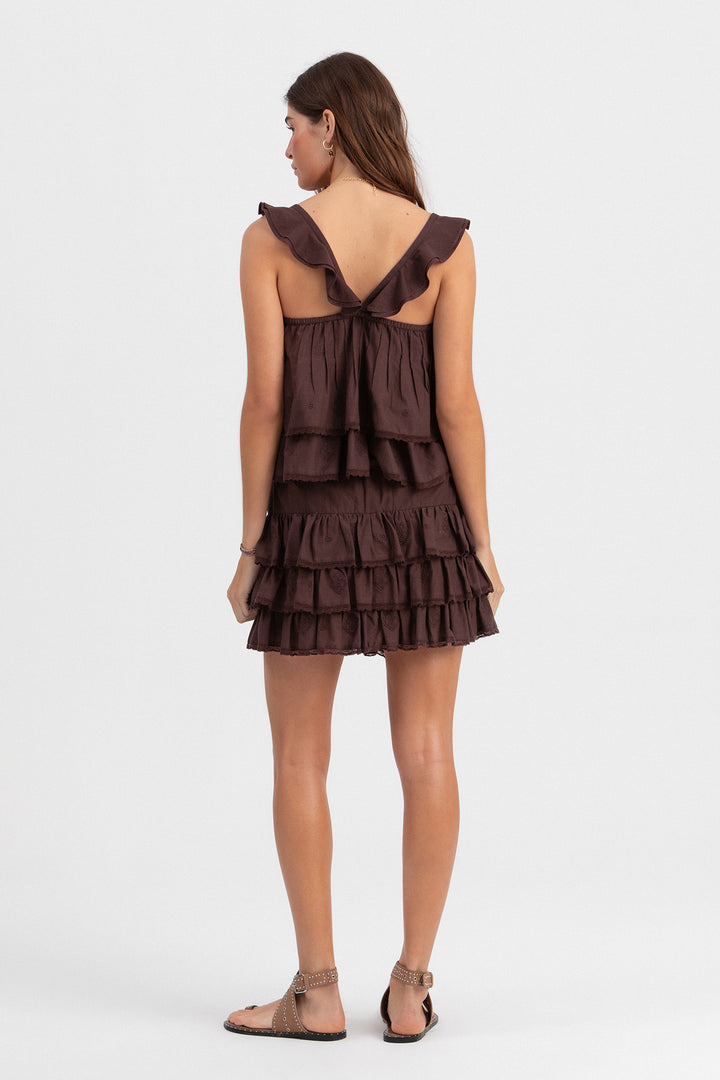 TOP COM FOLHOS DETALHE BORDADO