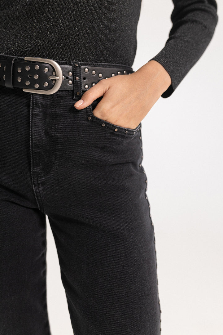 STRAIGHT JEANS WITH STUDS