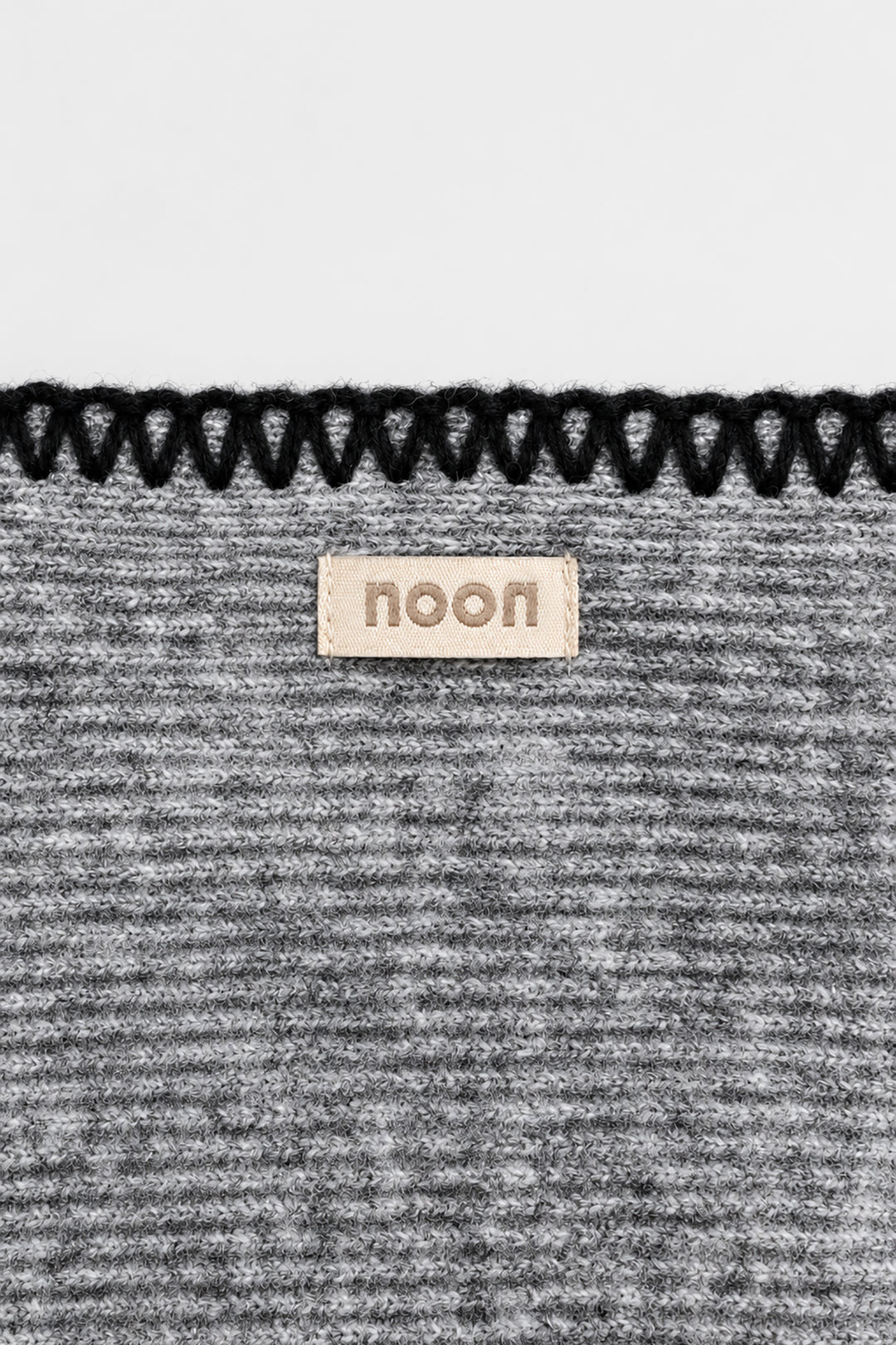 CONTRAST STITCH KNIT BANDANA