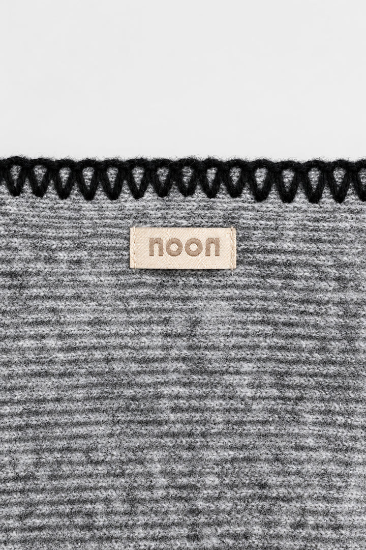 CONTRAST STITCH KNIT BANDANA