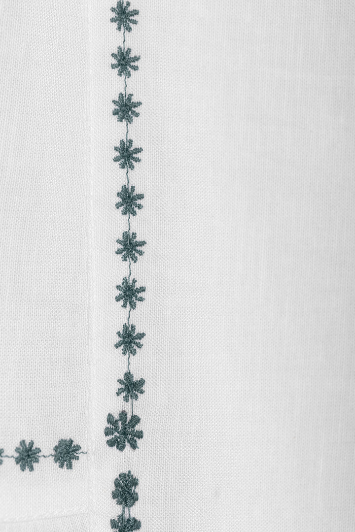 CONTRAST EMBROIDERED BLOUSE