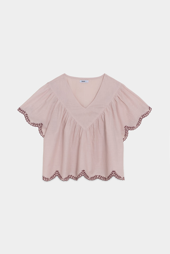 BLUSA FLUIDA BAJO BORDADO
