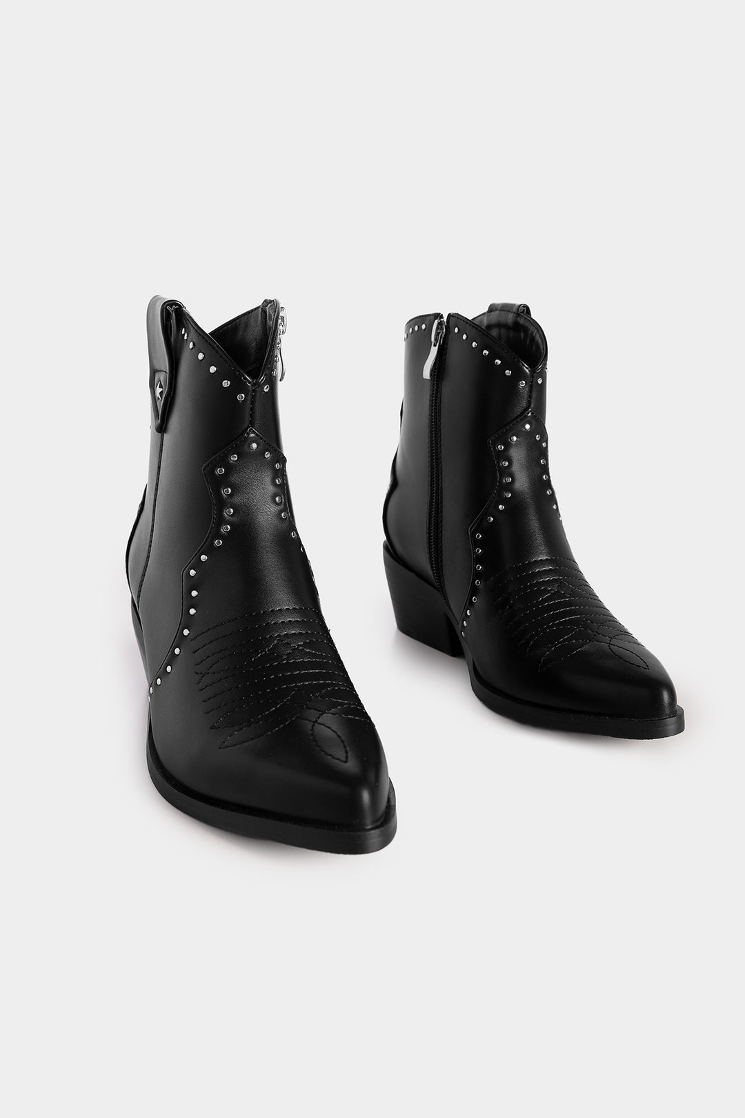 BOTIN COWBOY TACHAS Botin Color Negro Noon Spain