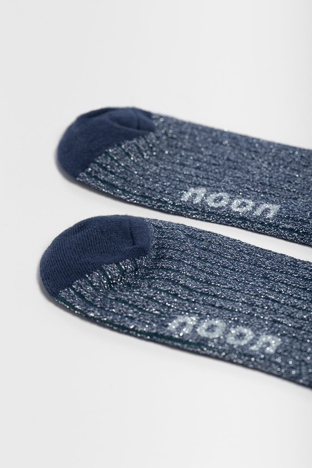 STRIPED SHIMMER SOCKS