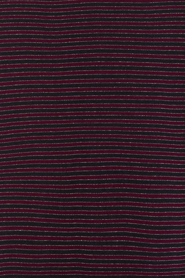 STRIPED OPENINGS T-SHIRT