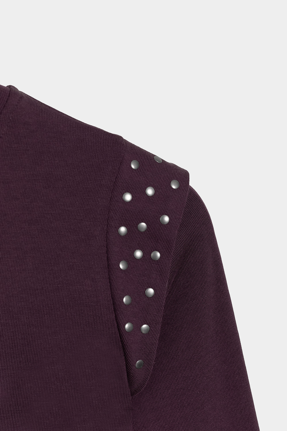 CAMISETA HOMBRO TACHAS