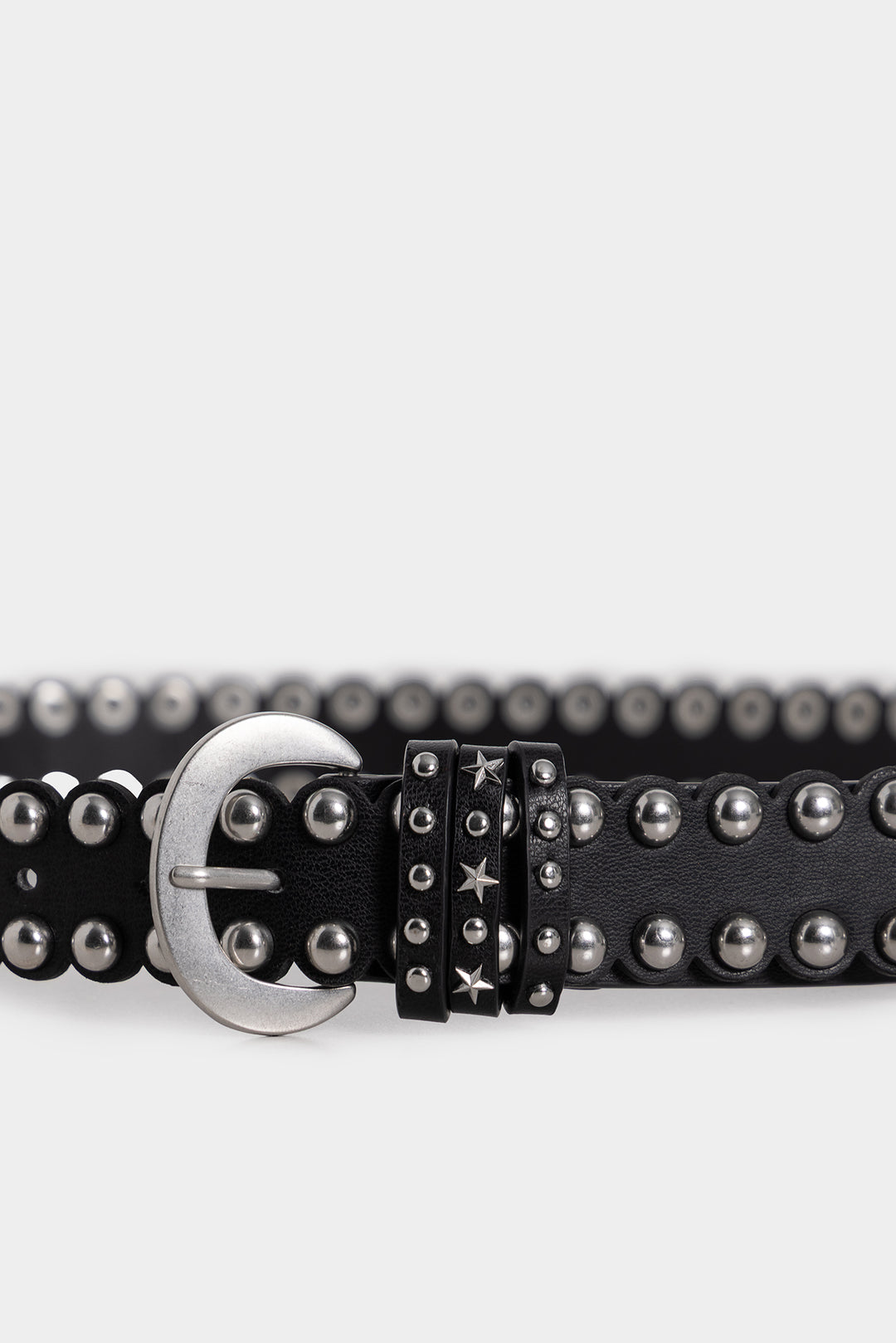 SCALLOPED STUDDED BELT