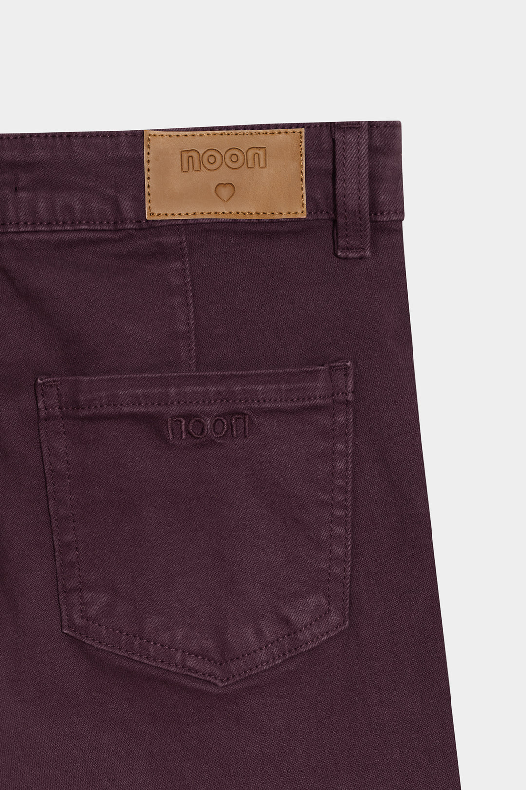 CONTRAST FRINGE STITCH JEANS