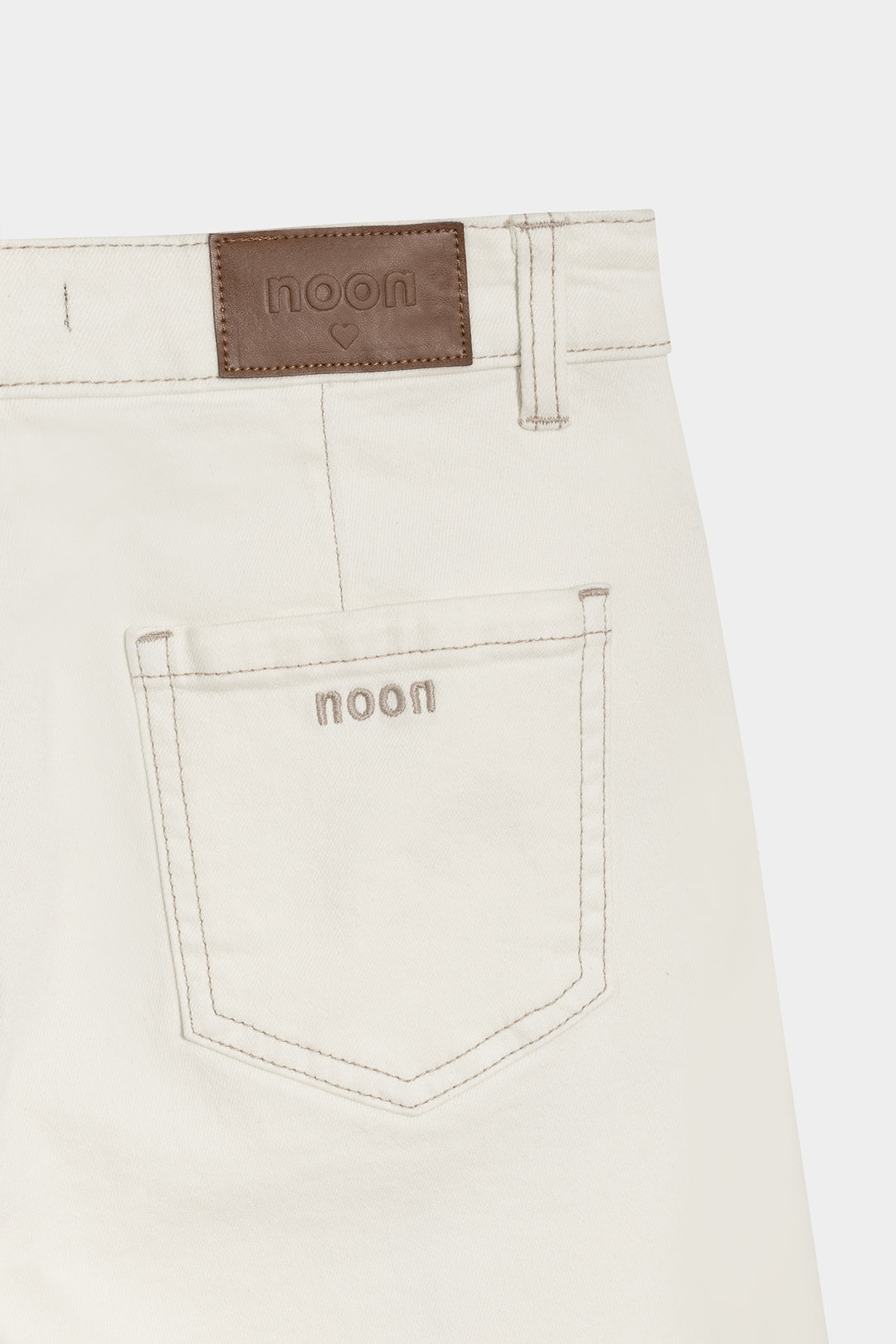 CONTRAST FRINGE STITCH JEANS