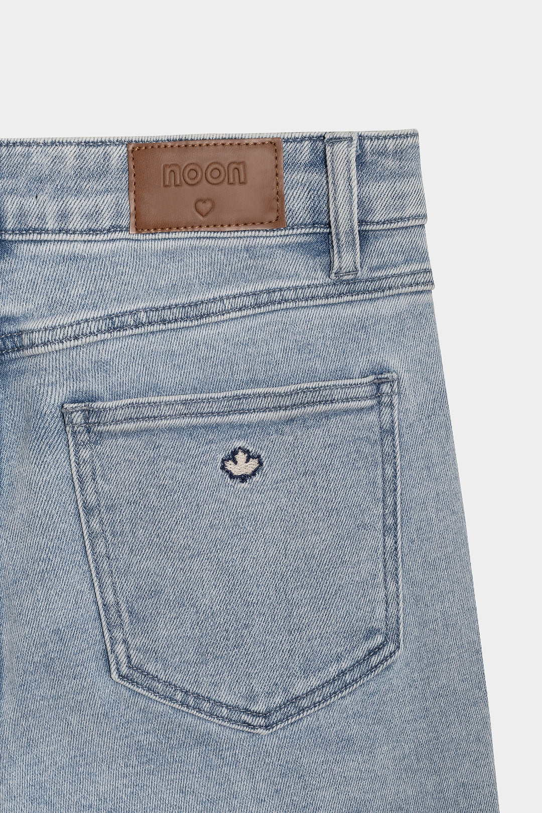 JEANS ESTRELLAS DESFLECADAS