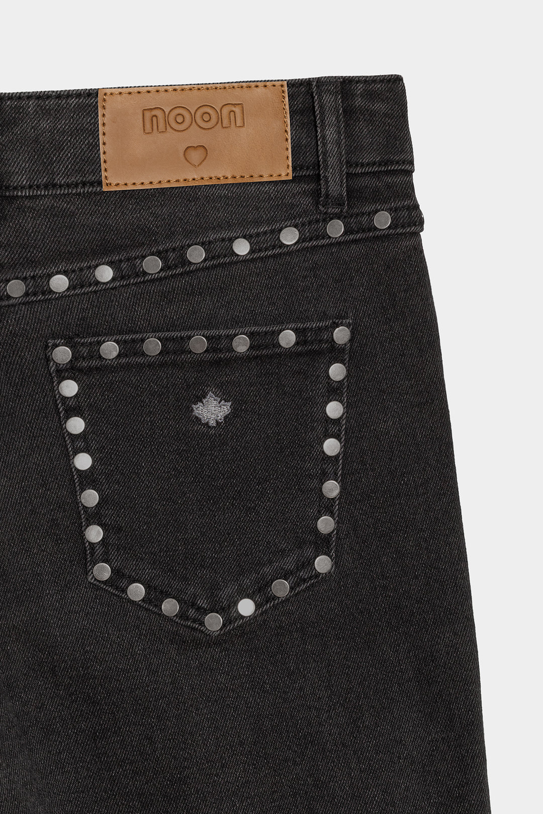 JEANS TACHUELAS CANESU