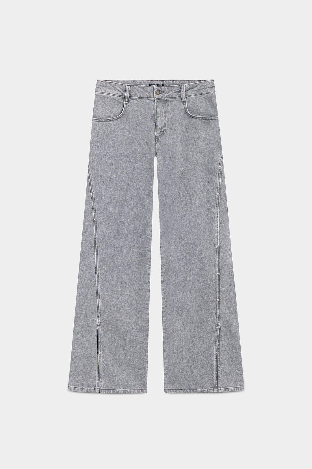 WIDE-LEG JEANS WITH STITCHING AND STUDS