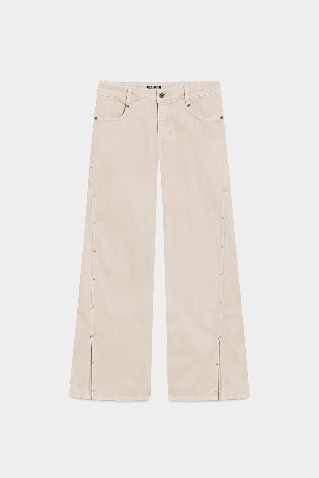 WIDE-LEG JEANS WITH STITCHING AND STUDS