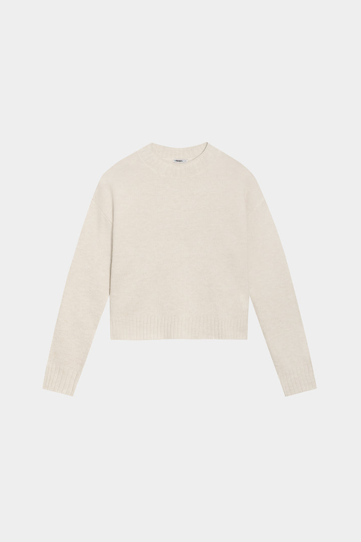 T-SHIRT COM GOLA CAIXA