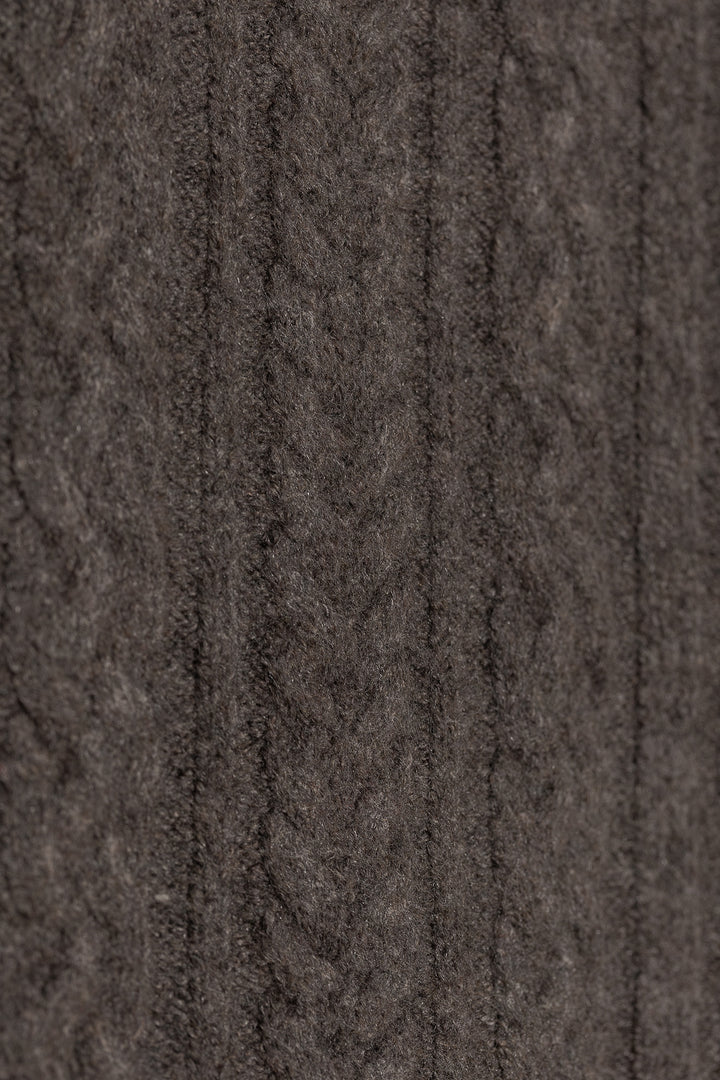 SWEATER DE GOLA BOX COM TRANÇA