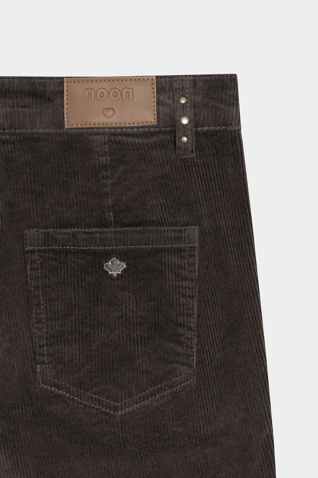 PANTALON PANA RECTOS CANESU TACHAS