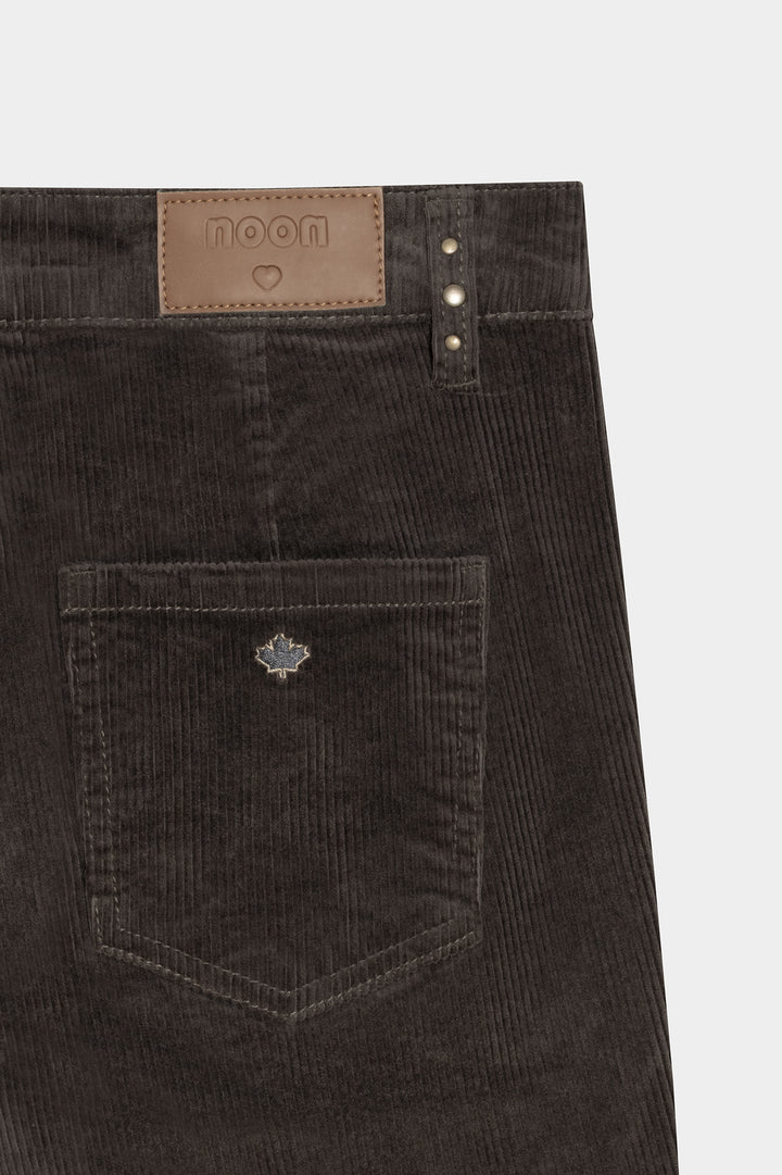 PANTALON PANA RECTOS CANESU TACHAS