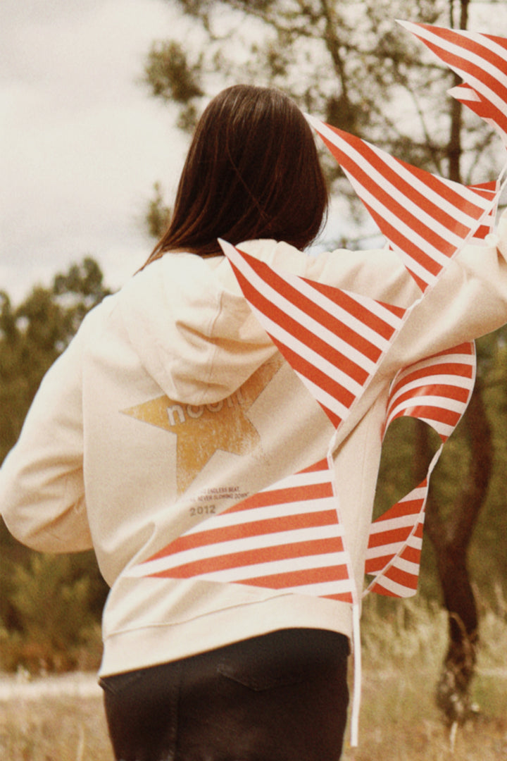 SUDADERA CAPUCHA ESTRELLA ESPALDA